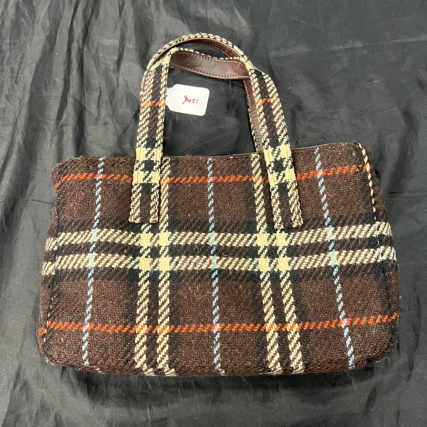 Burberry woolen shoulder bag