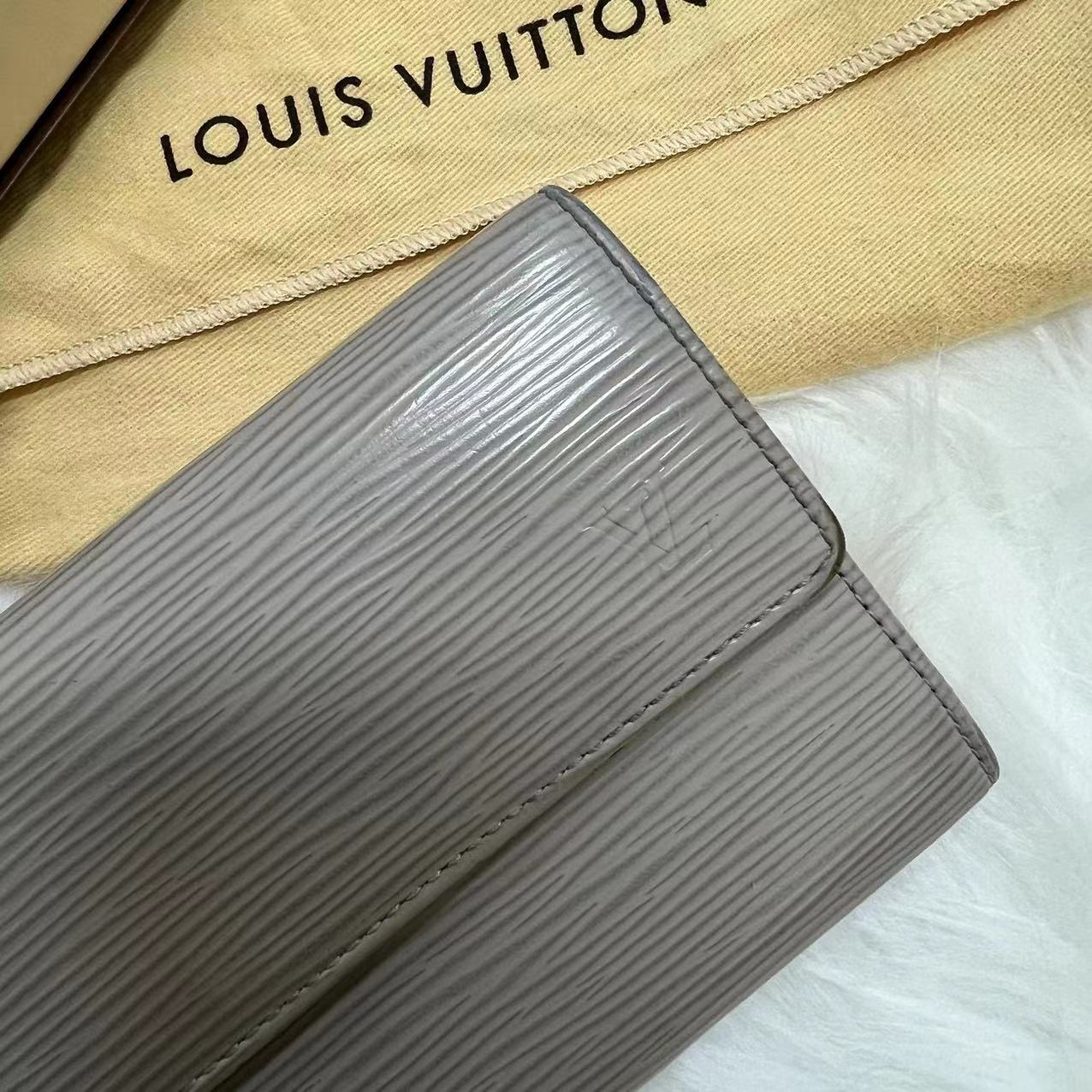 Lavender gray Epi Louis Vuitton wallet with box