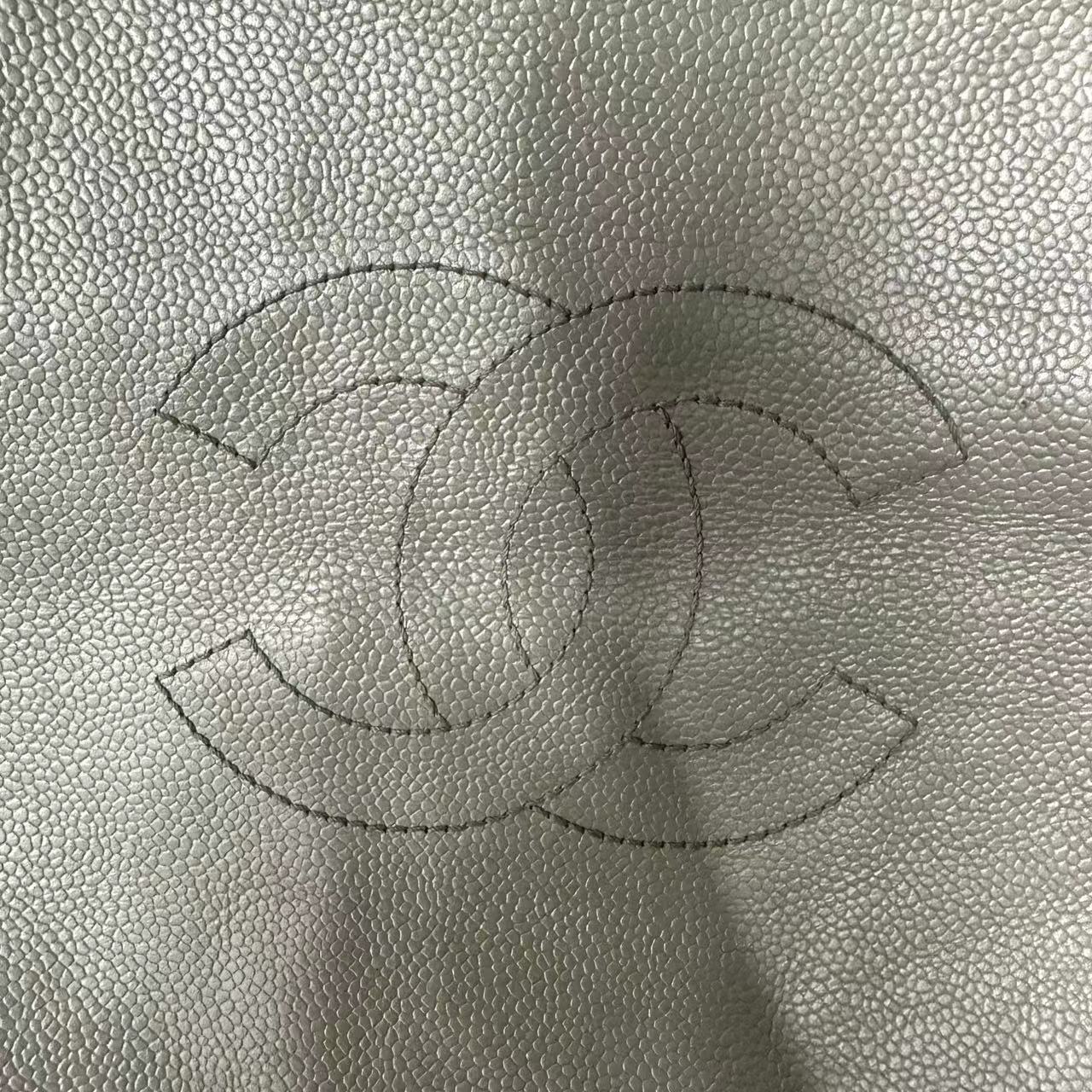 Chanel  Metallic Goatskin Medium Luxe Ligne Bowler Tote Silver