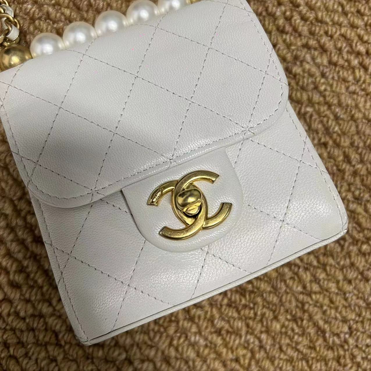 Chanel White Small Lambskin Chic Pearls Flap