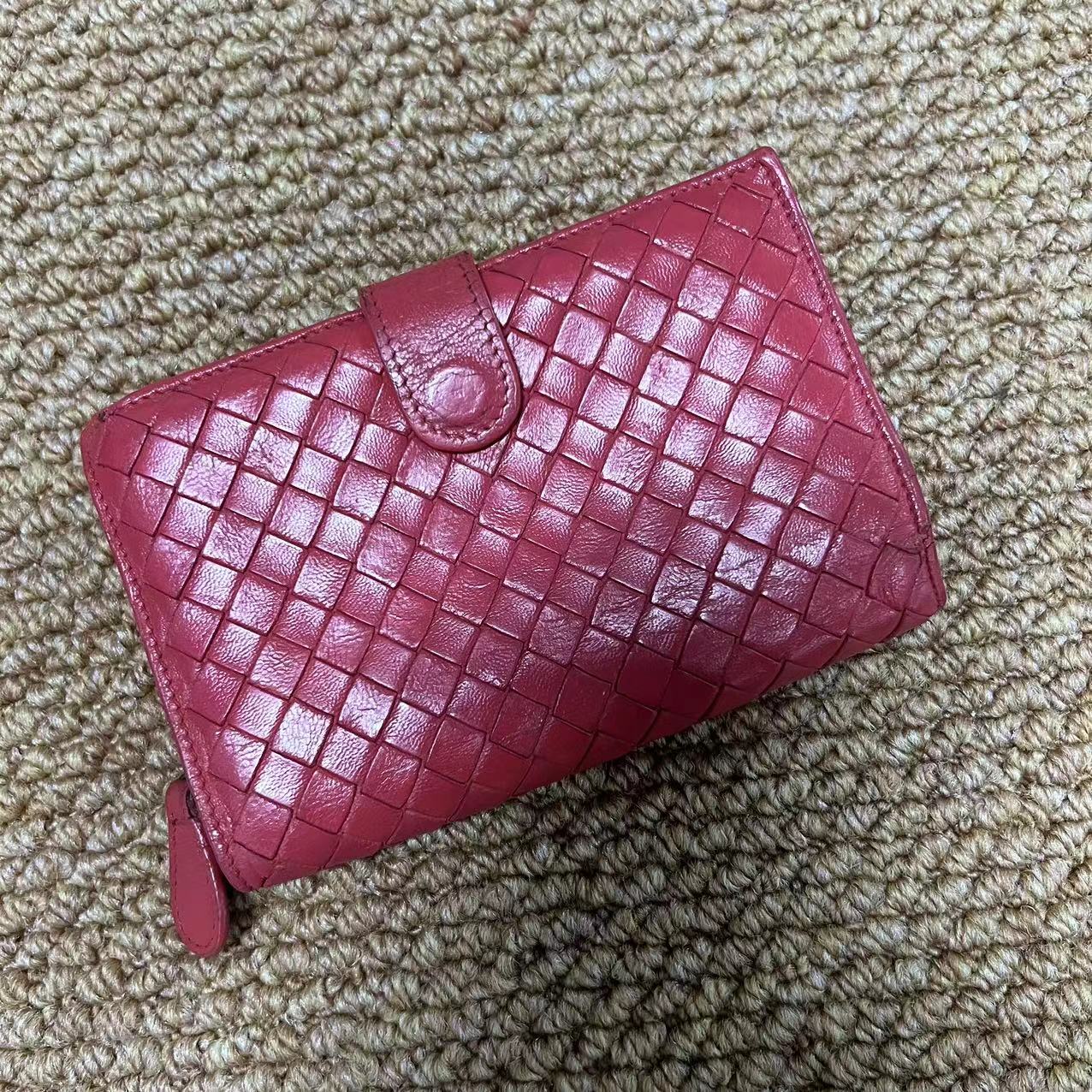 Bottega Veneta Bifold Intrecciato Wallet in Fuchsia Pink